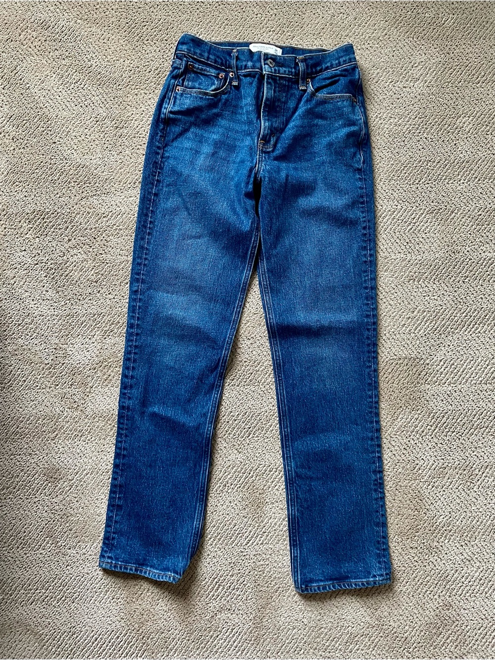 Abercrombie & Fitch Women's 90s Straight Mid-Rise Jeans, Size 26 Reg, Dark Wash